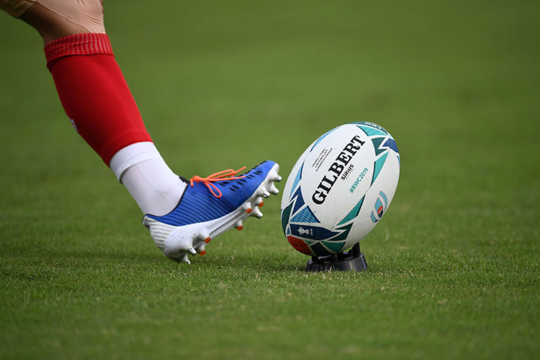 La journée du XV de France: les Bleus suspendus au typhon et à World Rugby La journée du XV de France: les Bleus suspendus au typhon et à World Rugby