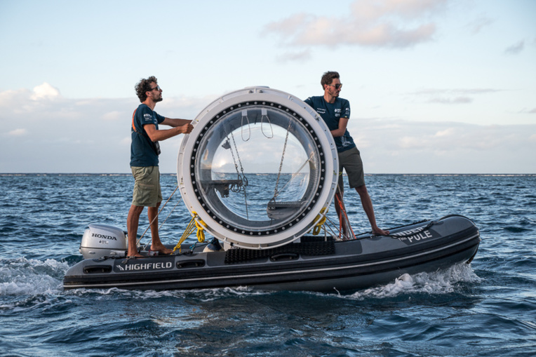 L'installation de la Capsule n'a pas été de tout repos ! (crédit : Franck Gazzola / Under The Pole / Zeppelin Network) L'installation de la Capsule n'a pas été de tout repos ! (crédit : Franck Gazzola / Under The Pole / Zeppelin Network)