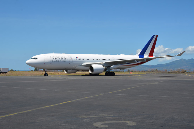 Mayotte: Macron annonce que la piste de l'aéroport sera allongée Mayotte: Macron annonce que la piste de l'aéroport sera allongée