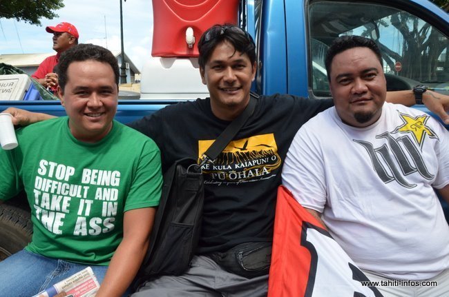 Teva Barsinas, au centre, attendait vendredi soi les consignes pour la poursuite éventuelle de la grève