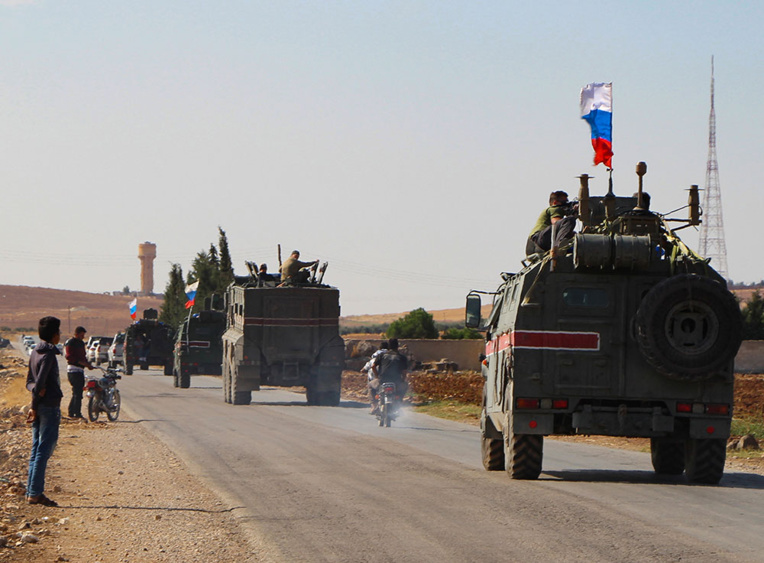 Les forces russes avancent vers la frontalière syro-turque