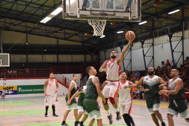 Ariimarau Meuel a été le leader offensif de l'équipe d'Excelsior. Ariimarau Meuel a été le leader offensif de l'équipe d'Excelsior.