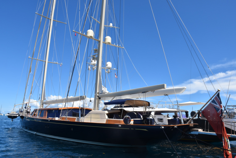 Environ 50 super yachts naviguent chaque année dans les eaux polynésiennes. Environ 50 super yachts naviguent chaque année dans les eaux polynésiennes.