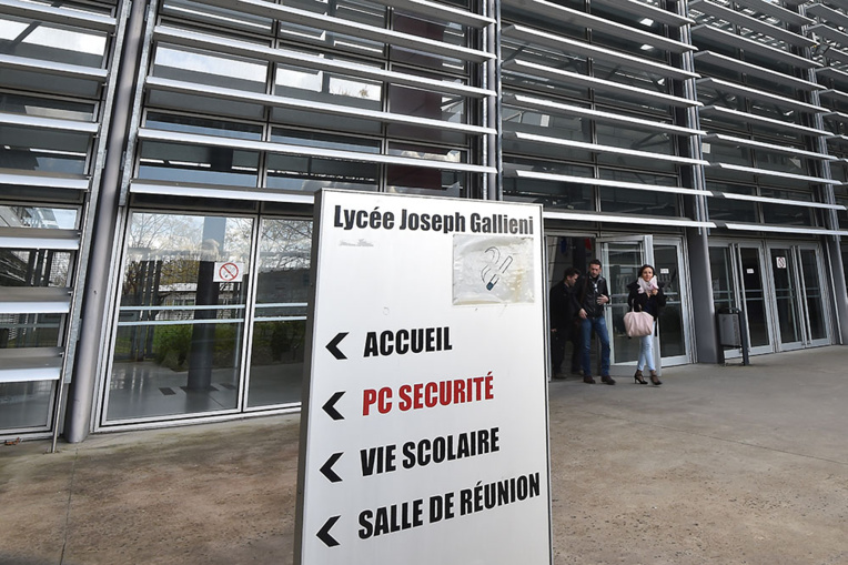 La Cnil s'oppose à la reconnaissance faciale à l'entrée des lycées La Cnil s'oppose à la reconnaissance faciale à l'entrée des lycées