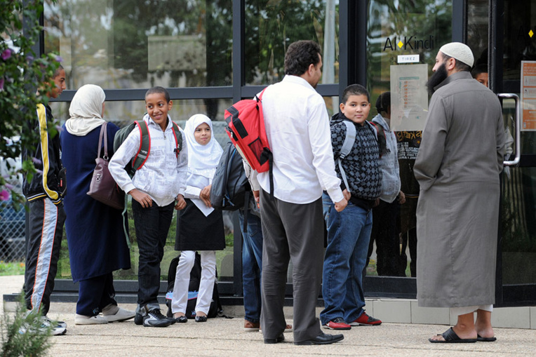 Port du voile: le Sénat examine une proposition de loi LR sur les sorties scolaires