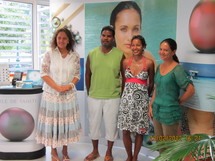 Les heureux gagnants du jeu « concours de la plus belle perle de Tahiti 2011 » en séjour en Polynésie