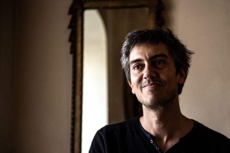 Le romancier Sylvain Prudhomme lauréat du prix Femina pour "Par les routes"