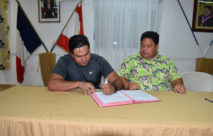 Mike Mac Carthy et Damas Teuira.