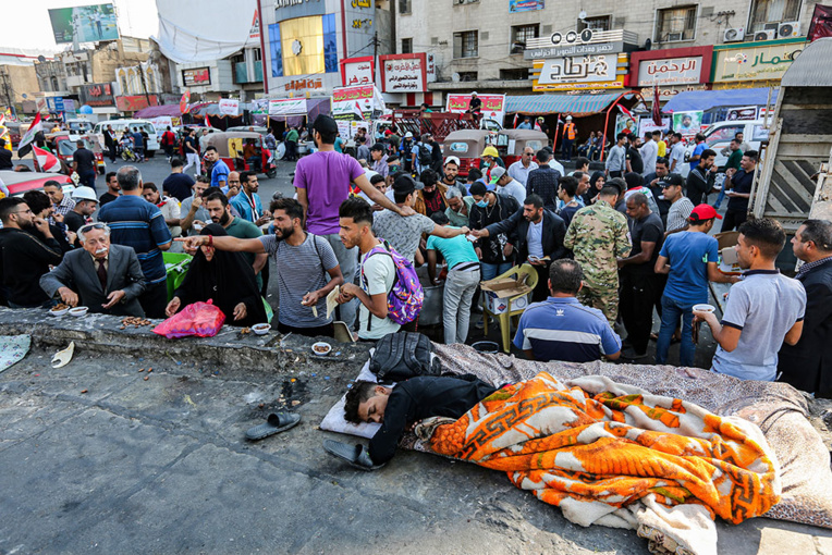 Tirs à Bagdad où Internet coupé fait craindre aux manifestants un retour au pire Tirs à Bagdad où Internet coupé fait craindre aux manifestants un retour au pire