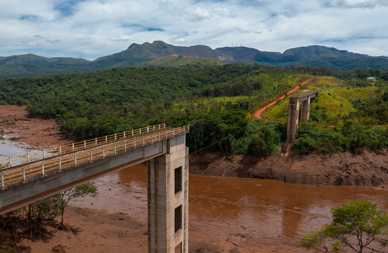 Brésil: Vale a omis des informations, la tragédie du barrage de Brumadinho aurait pu être évitée Brésil: Vale a omis des informations, la tragédie du barrage de Brumadinho aurait pu être évitée
