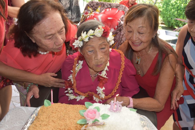 Cinq générations pour fêter les 105 ans de Marthe Suard Cinq générations pour fêter les 105 ans de Marthe Suard
