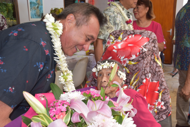 Marthe avec son neveu Michel Buillard. Marthe avec son neveu Michel Buillard.