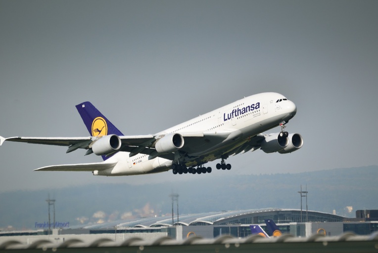 Allemagne: Lufthansa affronte une grève, des centaines de vols annulés