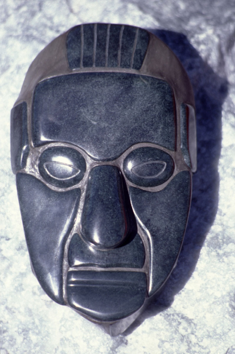 Beaucoup d’anciennes pièces mayas sont reproduites avec des outils modernes aujourd’hui, mais quelques pièces demeurent impossibles à refaire à l’identique.