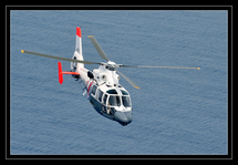 L'hélicoptère Dauphin effectue des exercices nocturnes deux fois par semaine