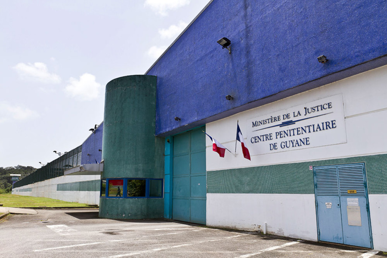 Un homme condamné pour violences conjugales libéré "par erreur" en Guyane puis repris