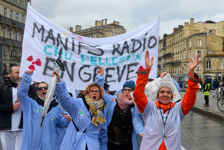 L'hôpital descend dans la rue pour réclamer un traitement de choc L'hôpital descend dans la rue pour réclamer un traitement de choc