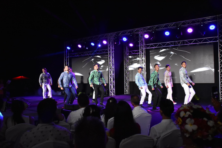 Les 12 prétendants à l'écharpe de Mister Tahiti 2019 ont assuré le spectacle pendant plus de trois heures. Les 12 prétendants à l'écharpe de Mister Tahiti 2019 ont assuré le spectacle pendant plus de trois heures.