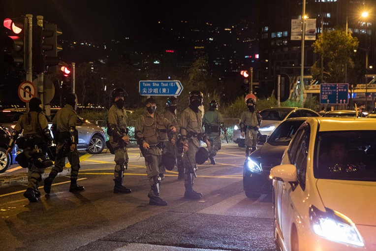 Des centaines de manifestants hongkongais cernés dans un campus par la police Des centaines de manifestants hongkongais cernés dans un campus par la police