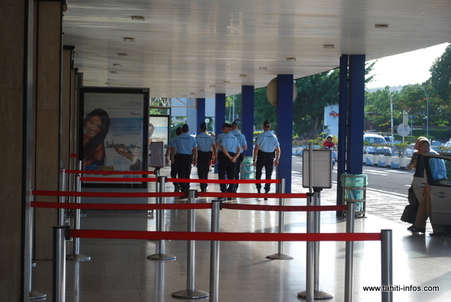 Education : Le Vice Recteur escorté à l’aéroport par la gendarmerie
