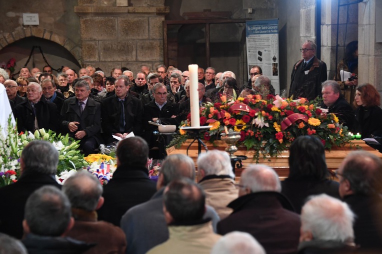Champions et anonymes, plus d'un millier au dernier hommage à Poulidor Champions et anonymes, plus d'un millier au dernier hommage à Poulidor