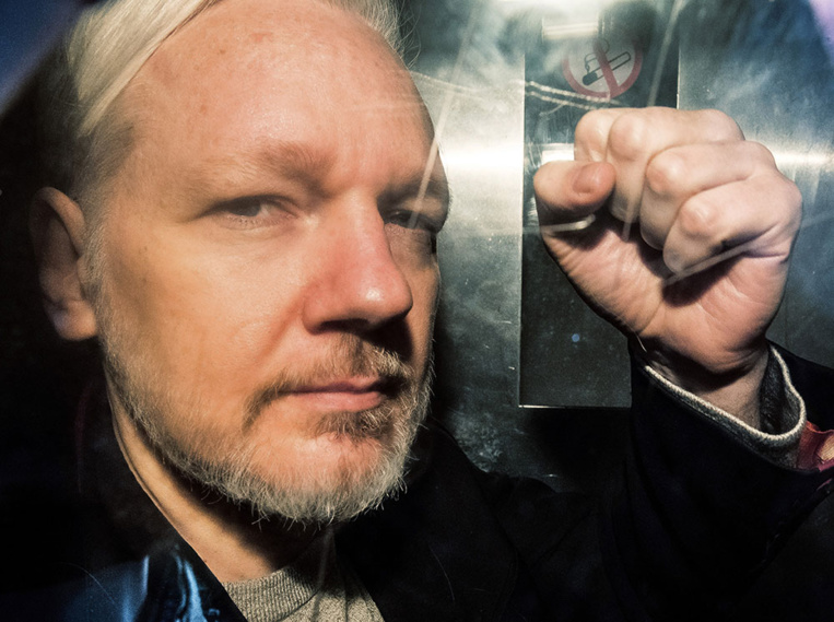 Suède: le parquet abandonne les poursuites pour viol contre Julian Assange Suède: le parquet abandonne les poursuites pour viol contre Julian Assange