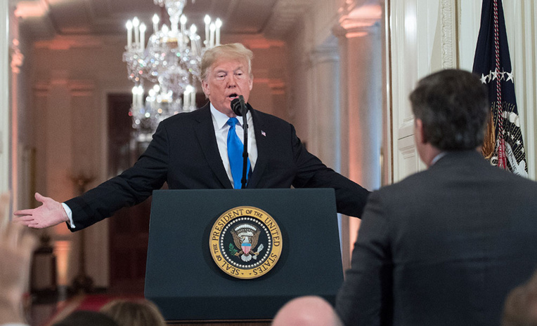 Destitution de Trump: les républicains attaquent un témoin lors d'auditions marathon