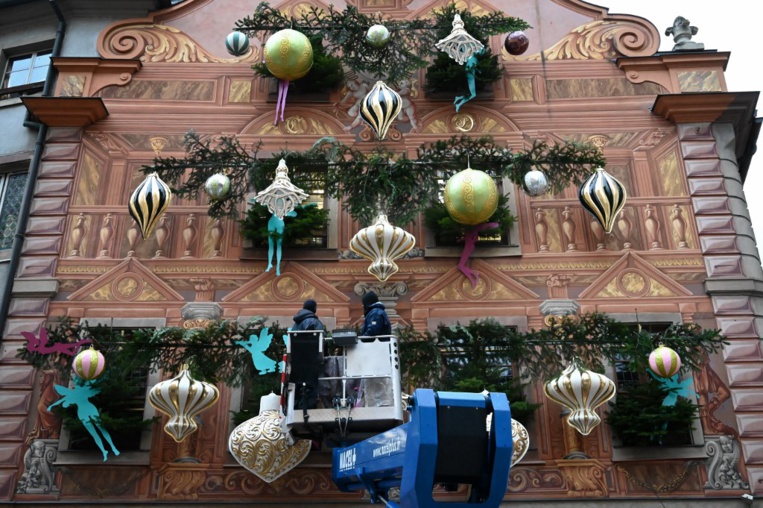 Ouverture du marché de Noël de Strasbourg, un an après l'attentat Ouverture du marché de Noël de Strasbourg, un an après l'attentat