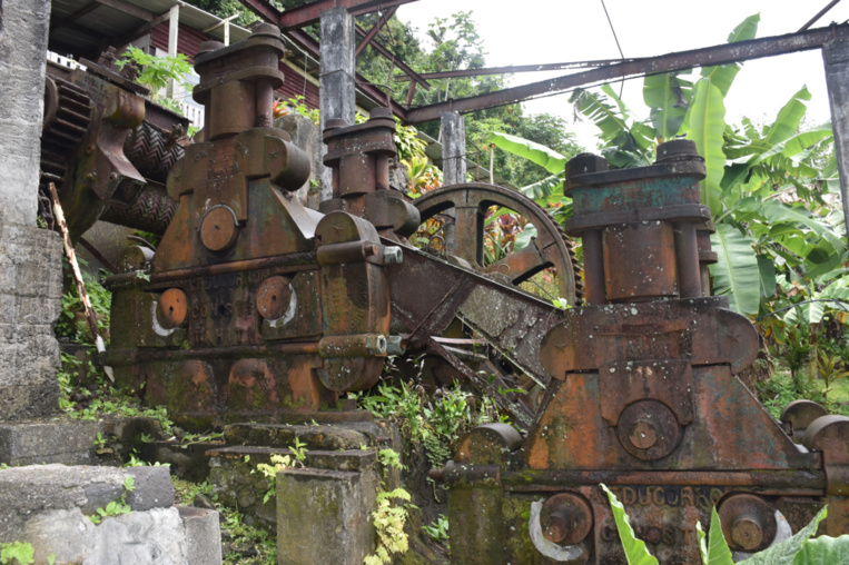 La machinerie de la rhumerie. La machinerie de la rhumerie.