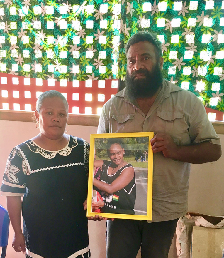 "C'est bien le bla-bla mais maintenant il faut que les choses se concrétisent", a ainsi réagi Marie Wajoka, maman de Corinne, morte le 9 août dernier à 18 ans, sous les coups de son petit ami.