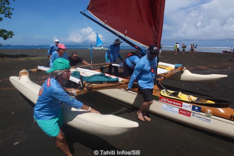 Un va'a à deux balanciers Un va'a à deux balanciers