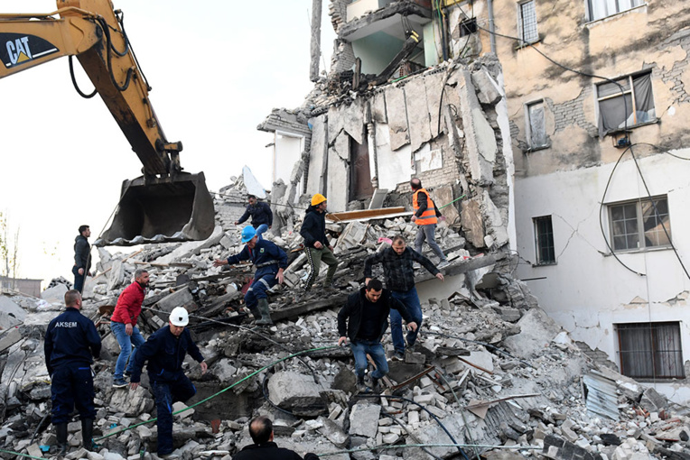 Albanie: au moins 13 morts dans un puissant séisme