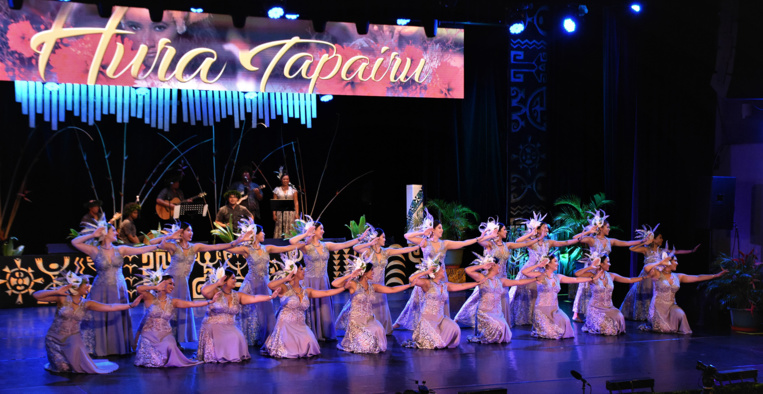 Qui succèdera à la troupe Te Pura o te Rahura’a pour le concours Manihini ? Les membres du jury délibèreront vendredi soir. Qui succèdera à la troupe Te Pura o te Rahura’a pour le concours Manihini ? Les membres du jury délibèreront vendredi soir.