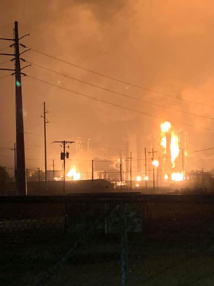 Etats-Unis: explosion dans une usine chimique au Texas, trois blessés Etats-Unis: explosion dans une usine chimique au Texas, trois blessés