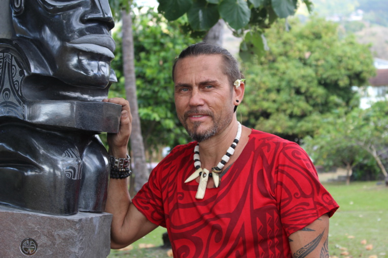 Deux œuvres géantes dans les jardins du musée de Tahiti et des îles