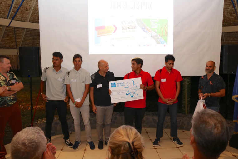 Le lycée de Uturoa remporte la catégorie groupe Le lycée de Uturoa remporte la catégorie groupe