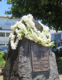 Les anciens de l'aviation honorent Paul Bernard Les anciens de l'aviation honorent Paul Bernard