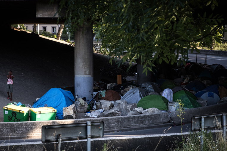 A Paris, l'ouverture d'un espace de repos pour accros au crack fait débat A Paris, l'ouverture d'un espace de repos pour accros au crack fait débat