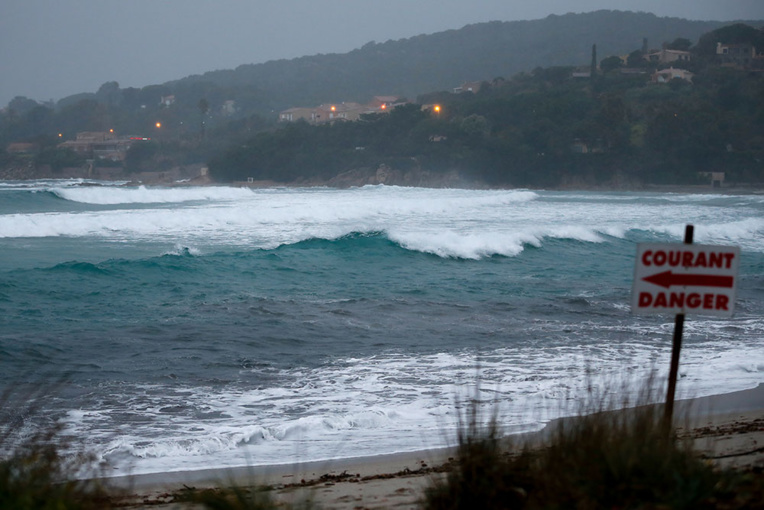 Délocaliser des habitants, une solution face au "tsunami" de la montée des mers