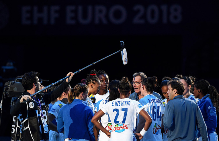 Mondial de hand: les Françaises, tenantes du titre, éliminées au premier tour Mondial de hand: les Françaises, tenantes du titre, éliminées au premier tour