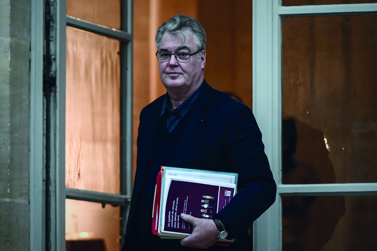 Retraites: accusé de conflit d'intérêts, Delevoye démissionne d'un institut de formation Retraites: accusé de conflit d'intérêts, Delevoye démissionne d'un institut de formation