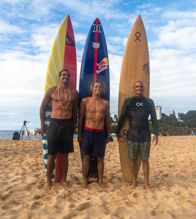 Tikanui Smith, Kai Lenny et Kelly Slater Tikanui Smith, Kai Lenny et Kelly Slater