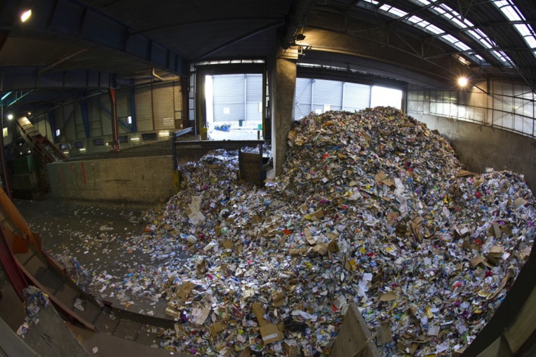 En finir avec l'emballage plastique à usage unique ? L'Assemblée fixe un objectif en 2040