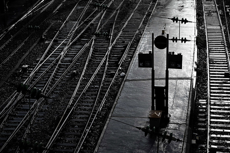 Retraites: 9e jour de grève, Macron défend une réforme "historique" Retraites: 9e jour de grève, Macron défend une réforme "historique"