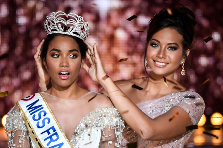 Clémence Botino, Miss France 2020, et Miss France 2019, Vaimalama Chaves. Clémence Botino, Miss France 2020, et Miss France 2019, Vaimalama Chaves.