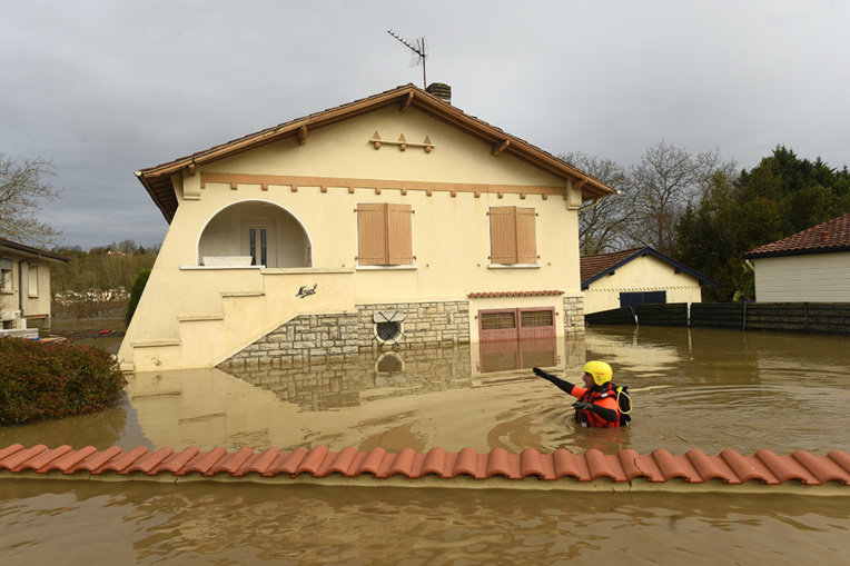 Intempéries: trois morts dans le sud-ouest, quatre départements en vigilance orange Intempéries: trois morts dans le sud-ouest, quatre départements en vigilance orange