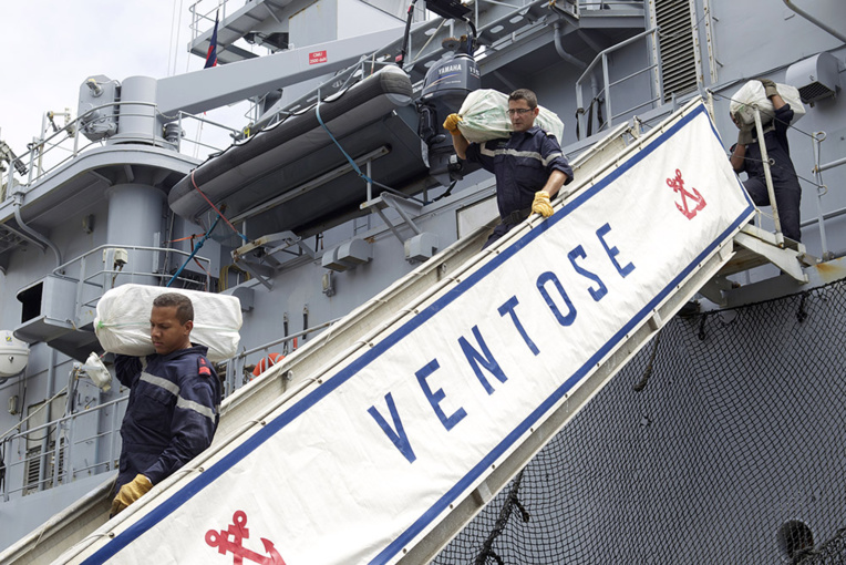 Antilles: 13 personnes interpellées et près de 300 kilos de cocaïne et cannabis saisis Antilles: 13 personnes interpellées et près de 300 kilos de cocaïne et cannabis saisis