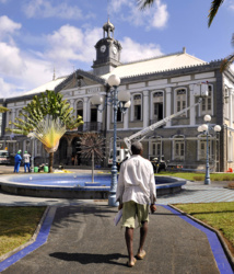 Budget des collectivités d'outre-mer : un rapport préconise une meilleure maitrise de dépenses de personnels Budget des collectivités d'outre-mer : un rapport préconise une meilleure maitrise de dépenses de personnels