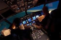 "Confus" après avoir dormi, un pilote fait plonger son Boeing: 16 blessés