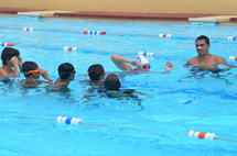 Des jeunes nageurs à la rencontre de grands champions kiwis